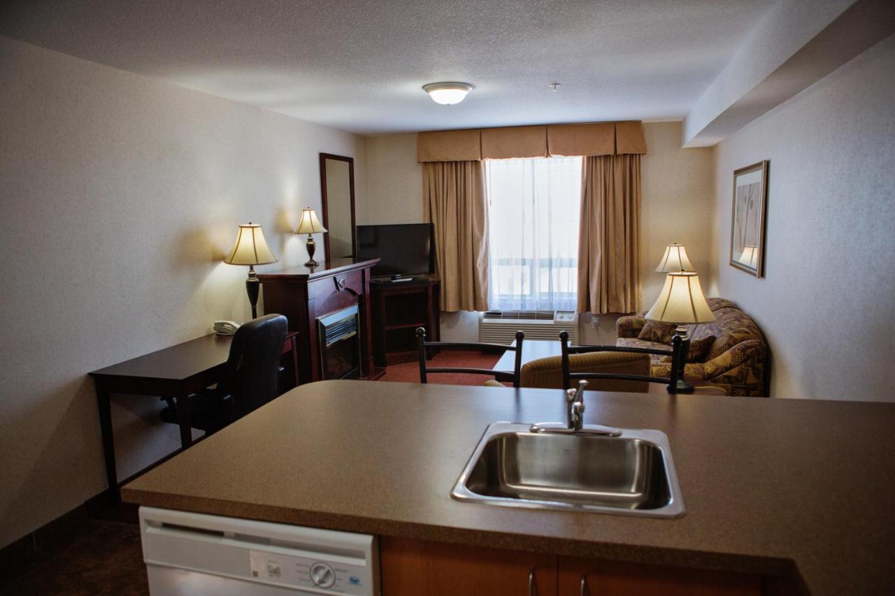 Peavine Inn & Suites High Prairie Bagian luar foto