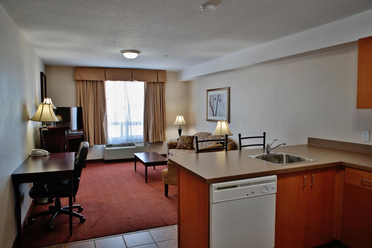 Peavine Inn & Suites High Prairie Bagian luar foto